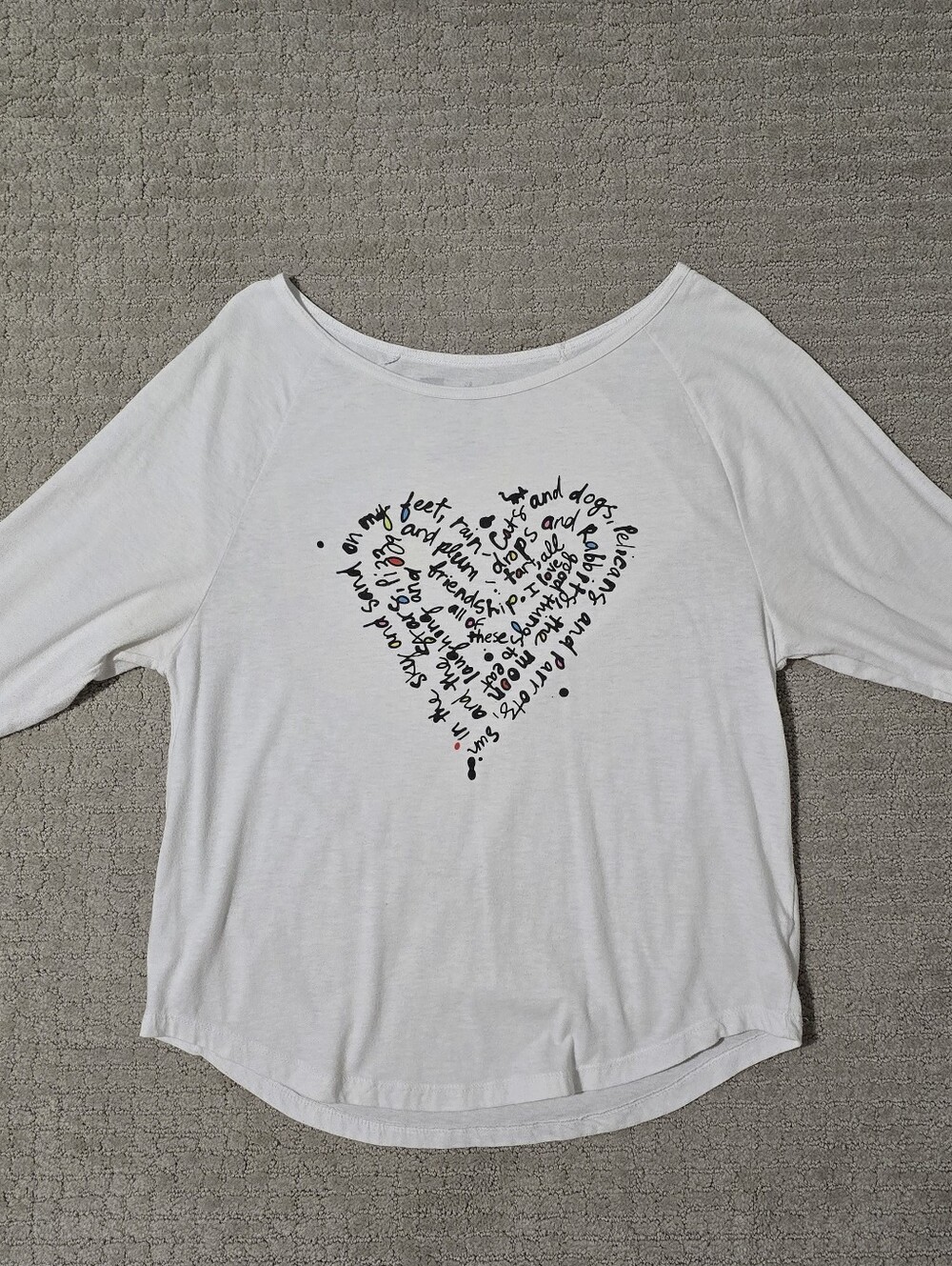 GAP + Threadless White Scoop Neck 3/4 Sleeve Top with Heart Script, XS